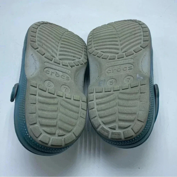 Disney Parks CROCS Mickey Mouse Blue Cloud Tie Dye size 7 - Picture 5 of 6